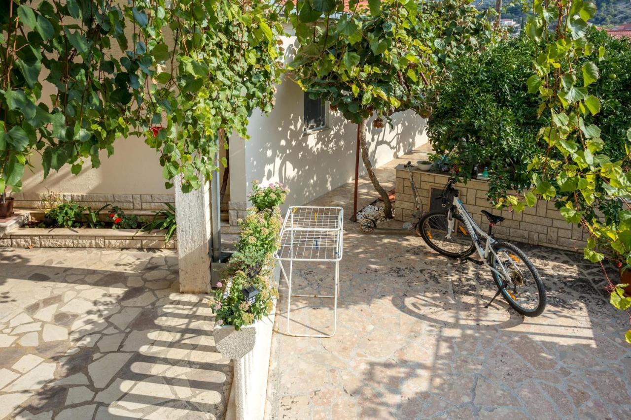 Apartments And Rooms With Parking Space Marina, Trogir - 5953 Экстерьер фото