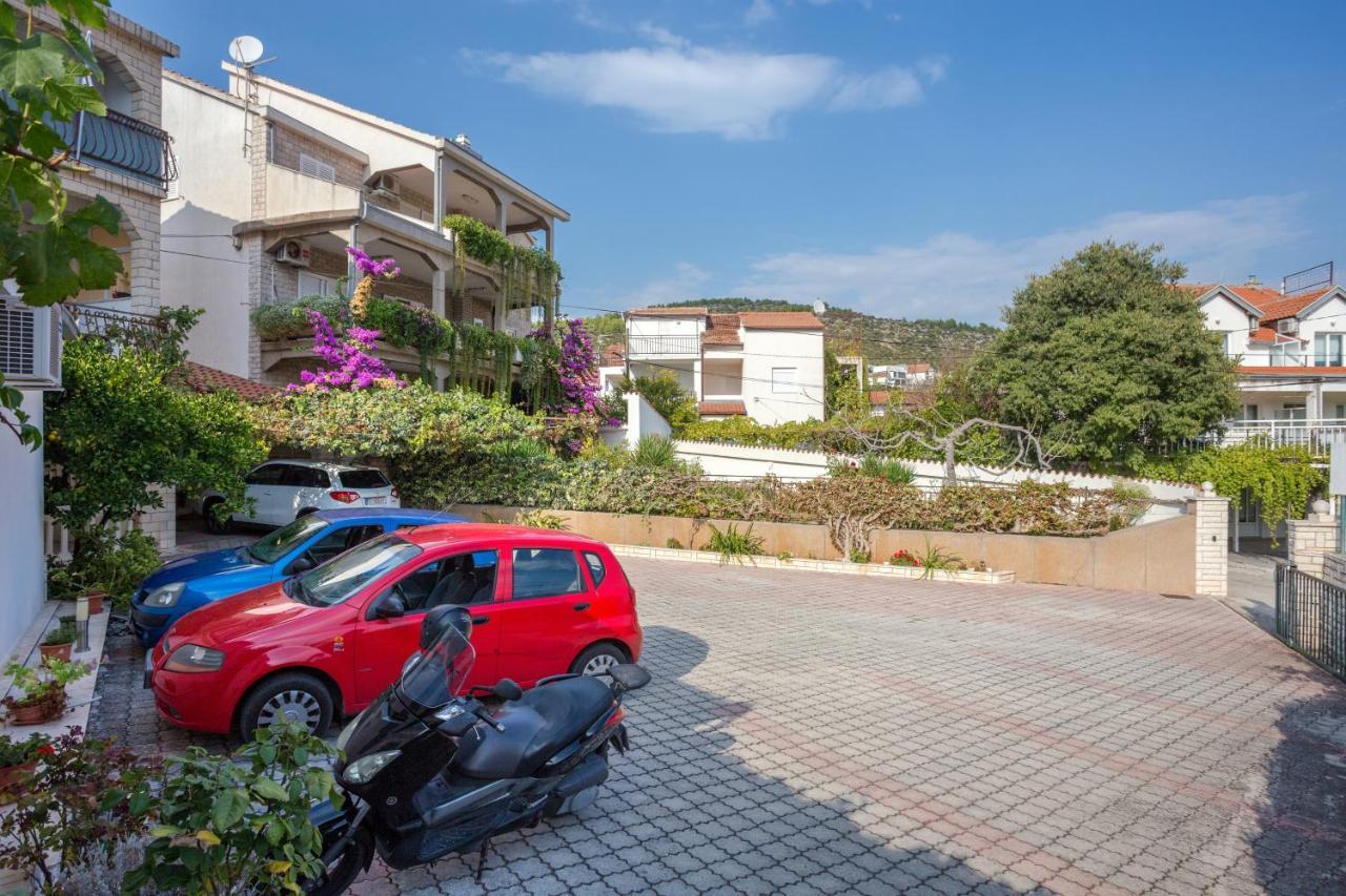 Apartments And Rooms With Parking Space Marina, Trogir - 5953 Экстерьер фото