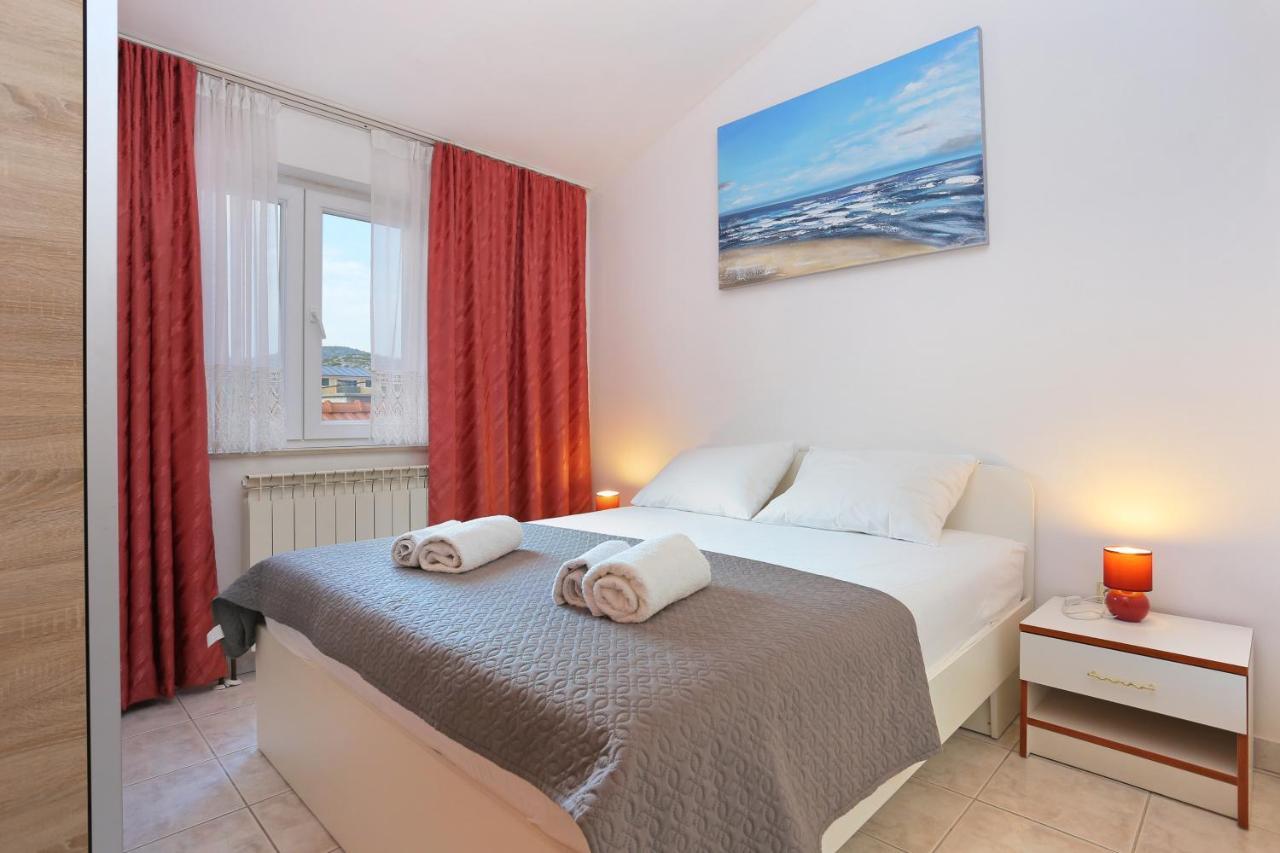 Apartments And Rooms With Parking Space Marina, Trogir - 5953 Экстерьер фото