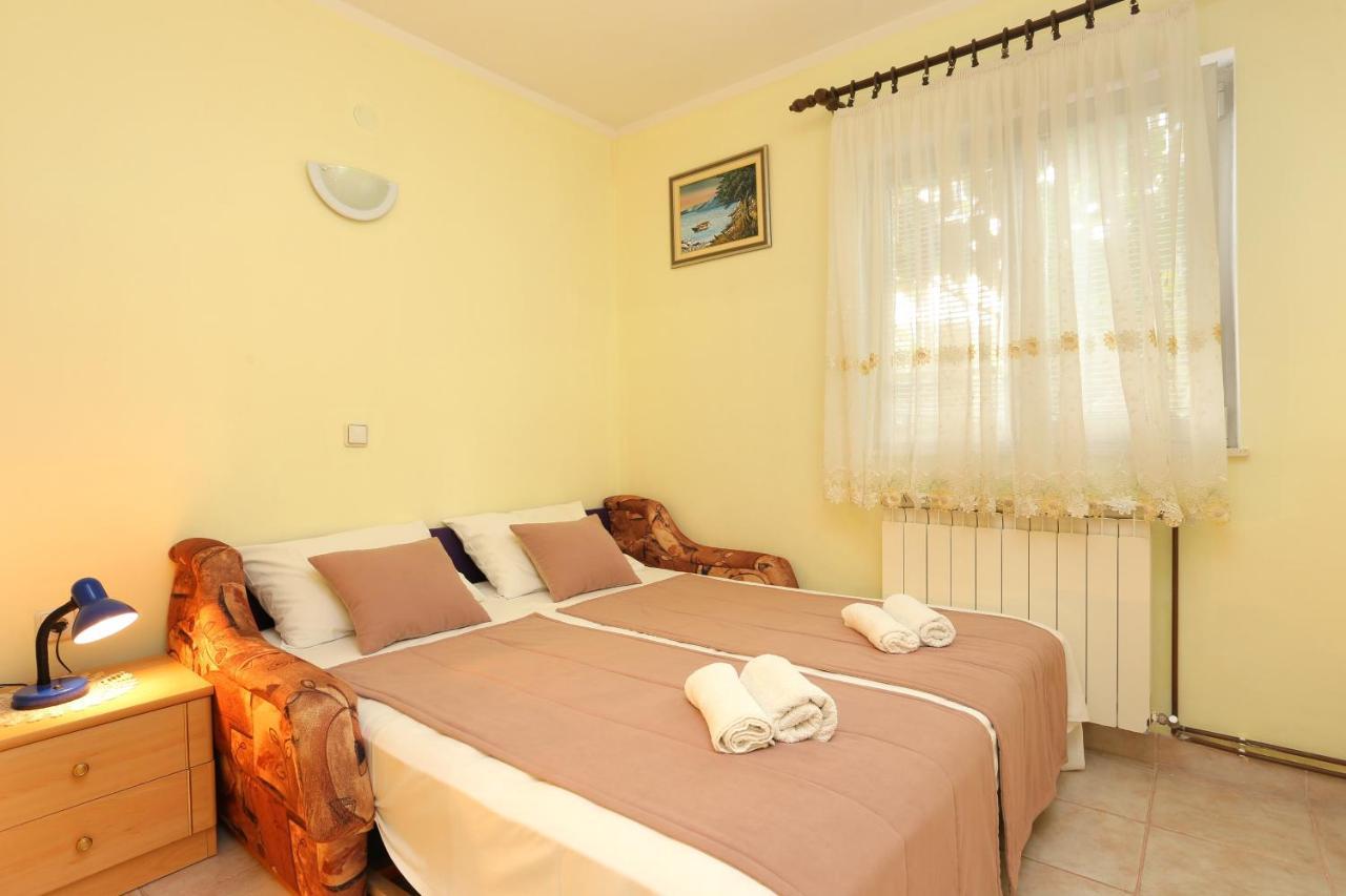 Apartments And Rooms With Parking Space Marina, Trogir - 5953 Экстерьер фото