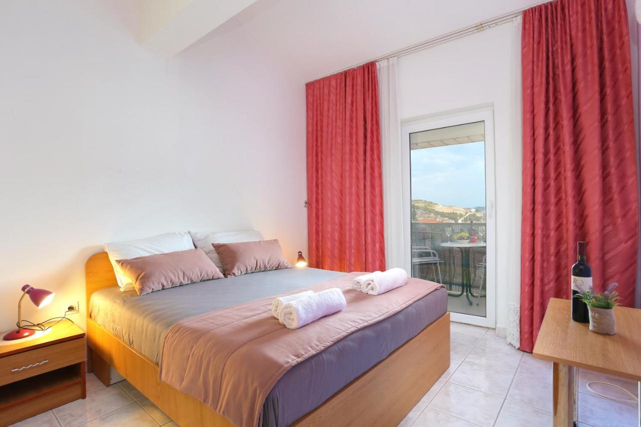 Apartments And Rooms With Parking Space Marina, Trogir - 5953 Экстерьер фото