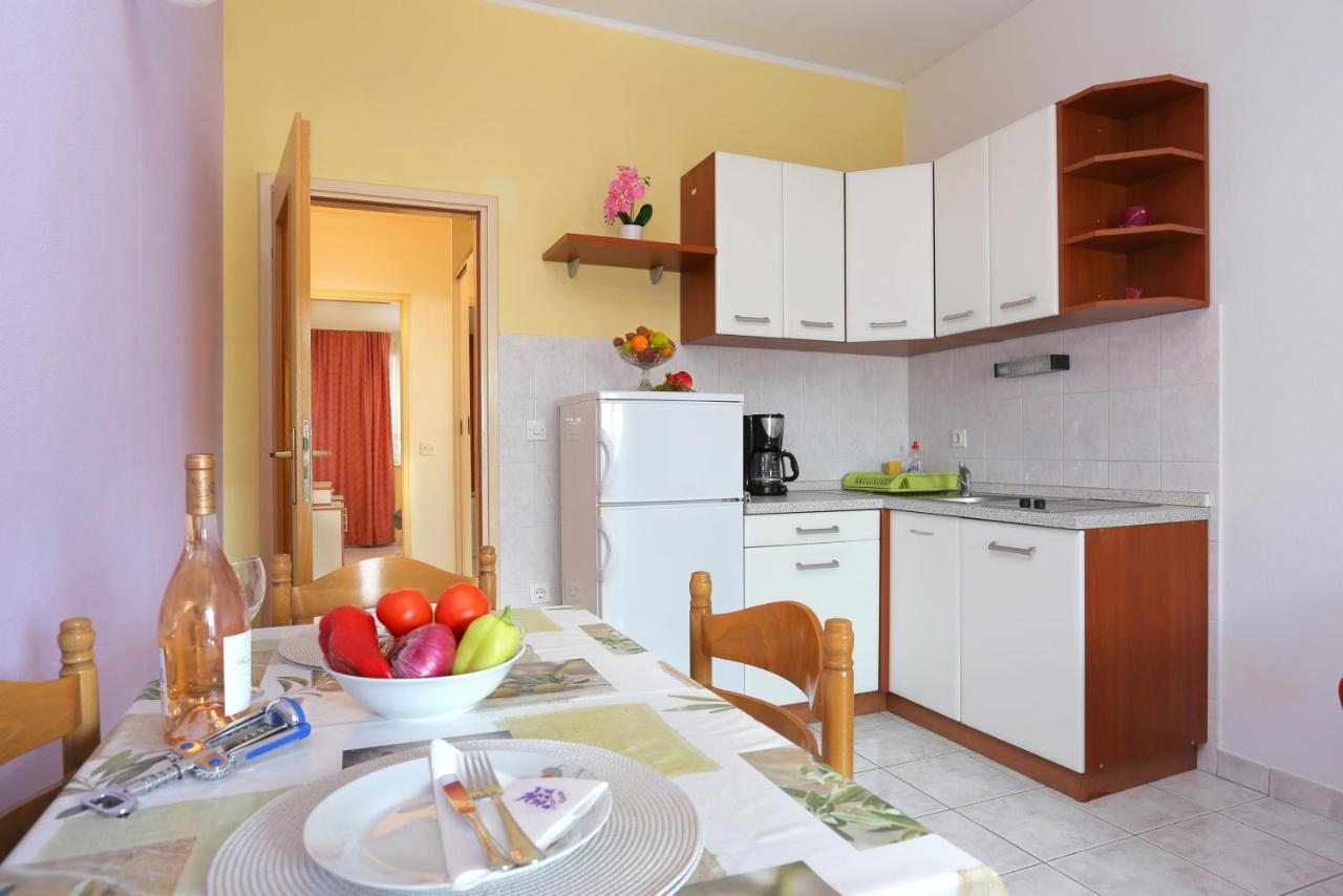 Apartments And Rooms With Parking Space Marina, Trogir - 5953 Экстерьер фото