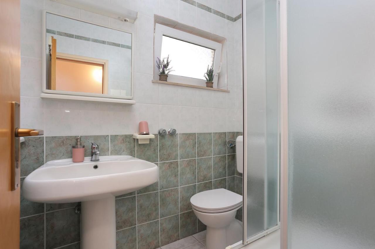 Apartments And Rooms With Parking Space Marina, Trogir - 5953 Экстерьер фото