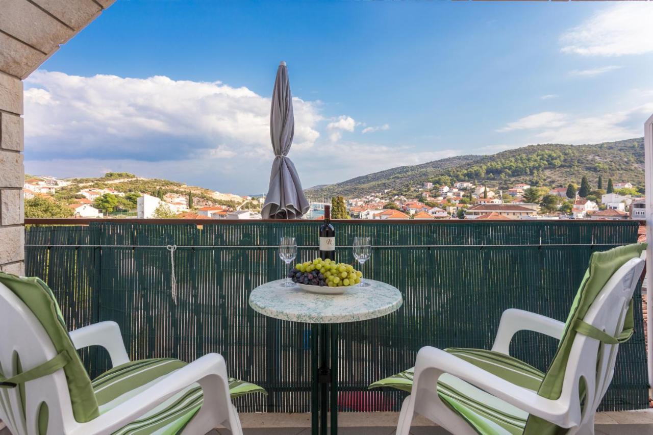 Apartments And Rooms With Parking Space Marina, Trogir - 5953 Экстерьер фото