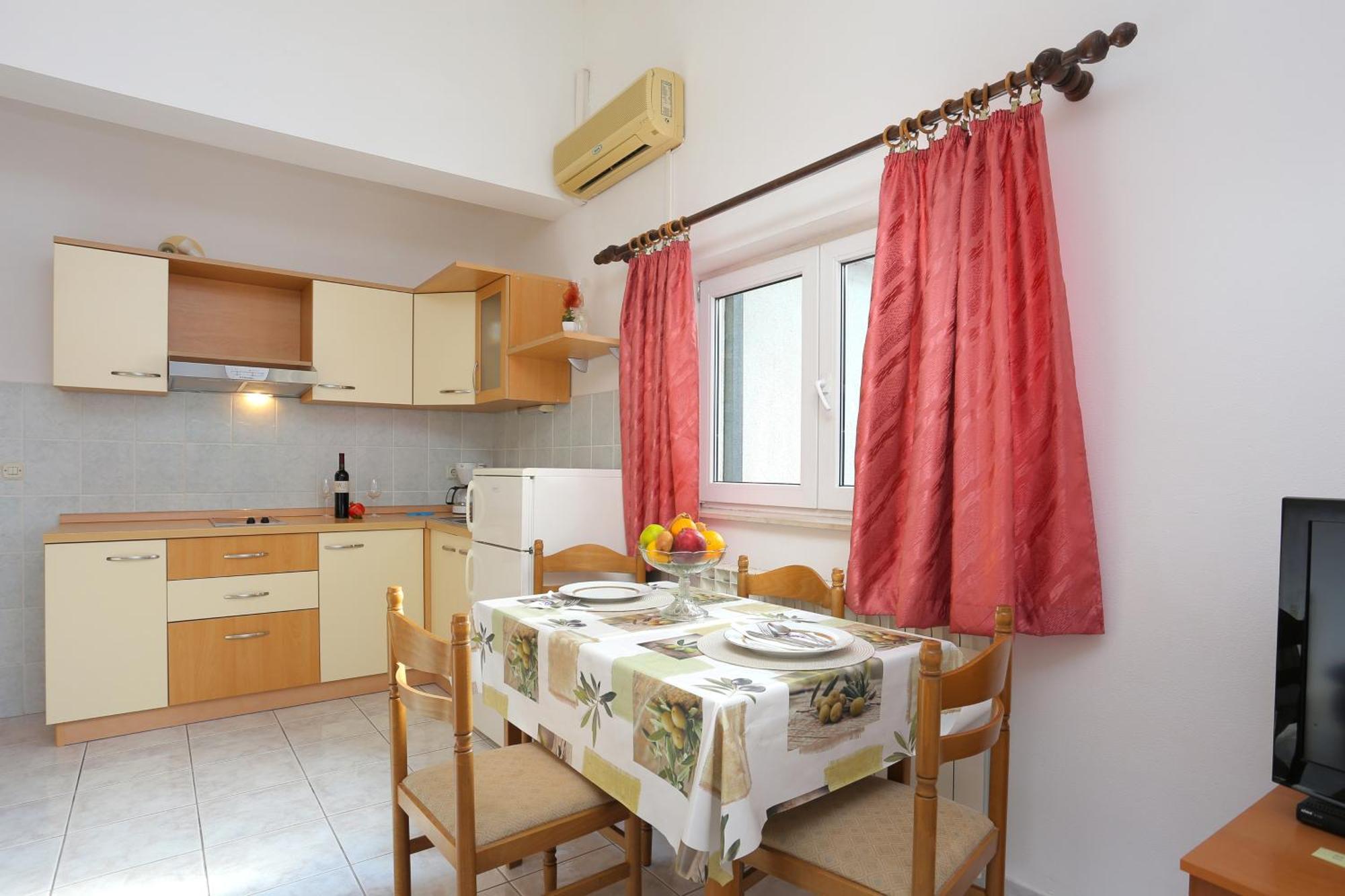Apartments And Rooms With Parking Space Marina, Trogir - 5953 Номер фото