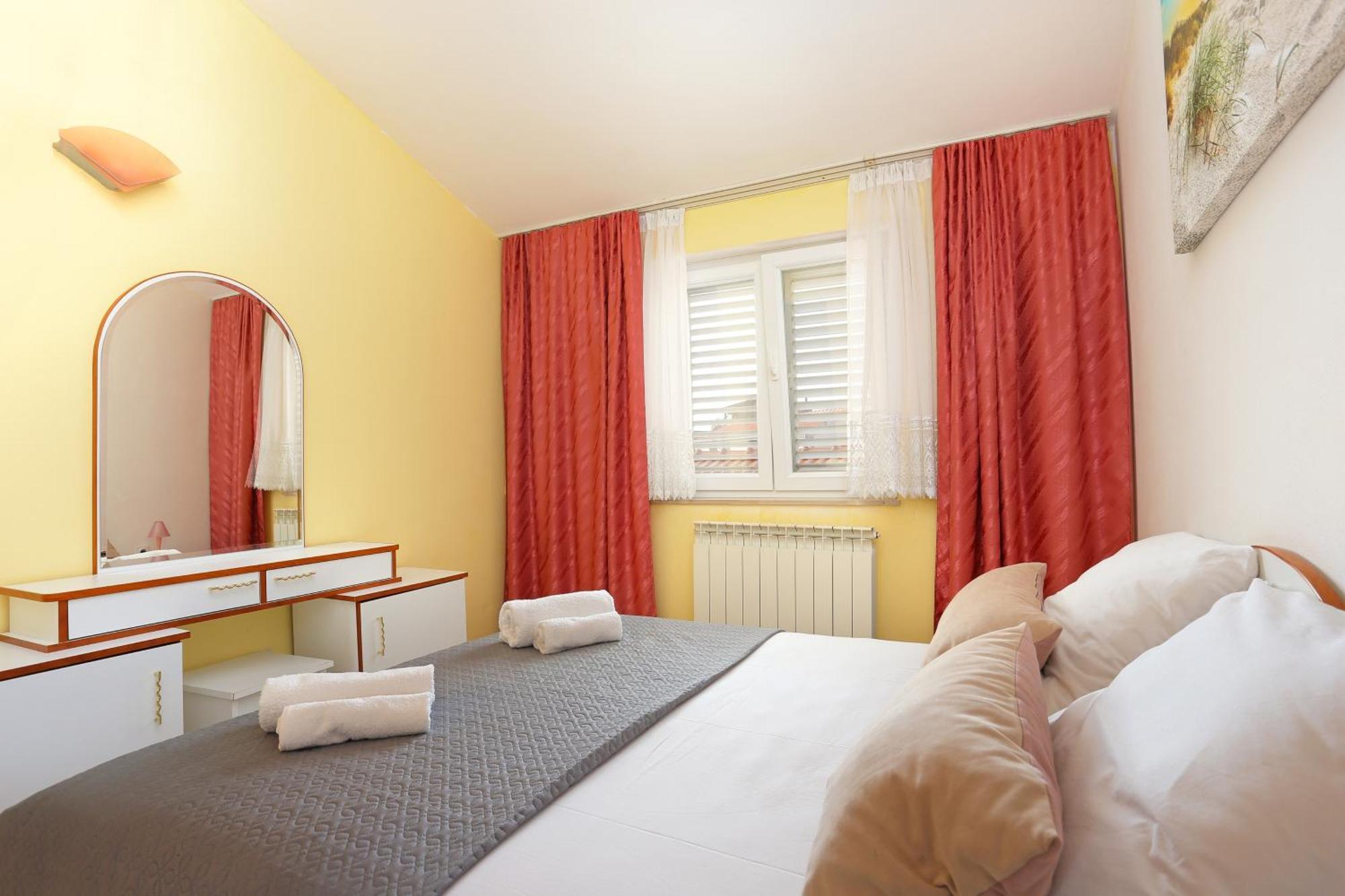 Apartments And Rooms With Parking Space Marina, Trogir - 5953 Номер фото