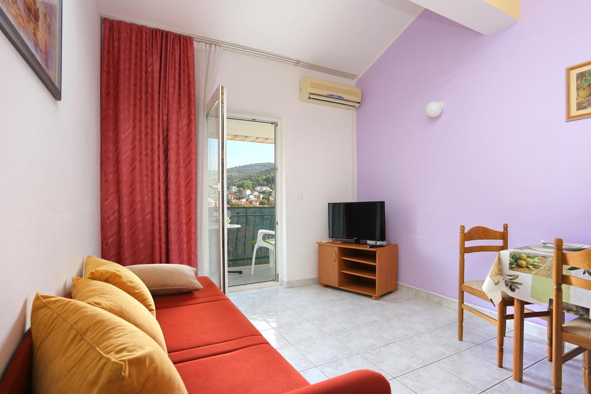 Apartments And Rooms With Parking Space Marina, Trogir - 5953 Номер фото