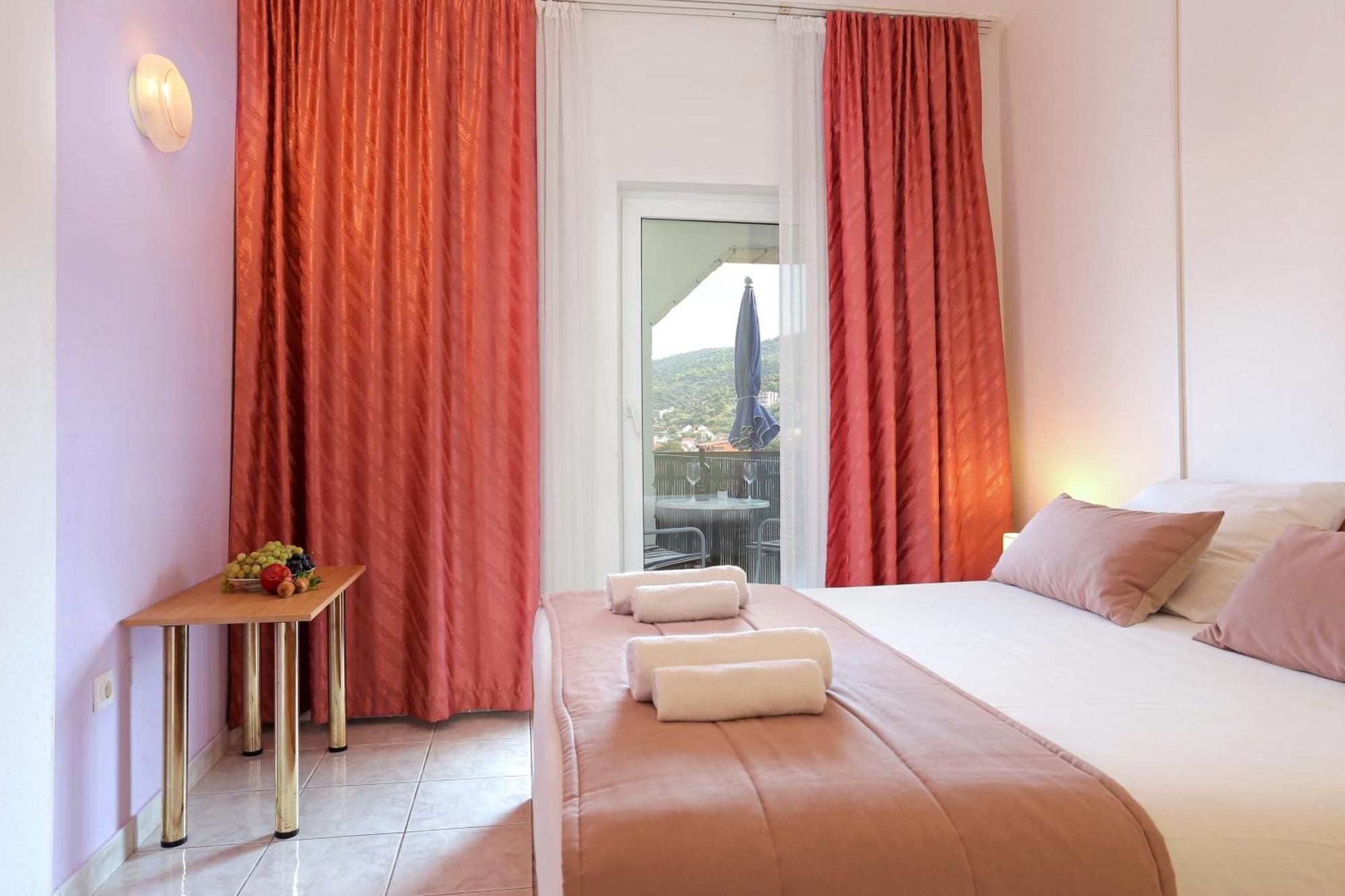 Apartments And Rooms With Parking Space Marina, Trogir - 5953 Номер фото